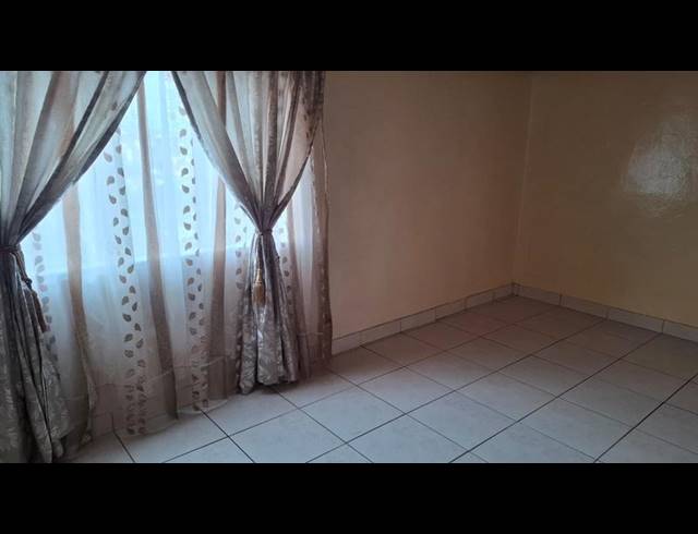 3 BEDROOM HOUSE FOR SALE IN MONTFORD